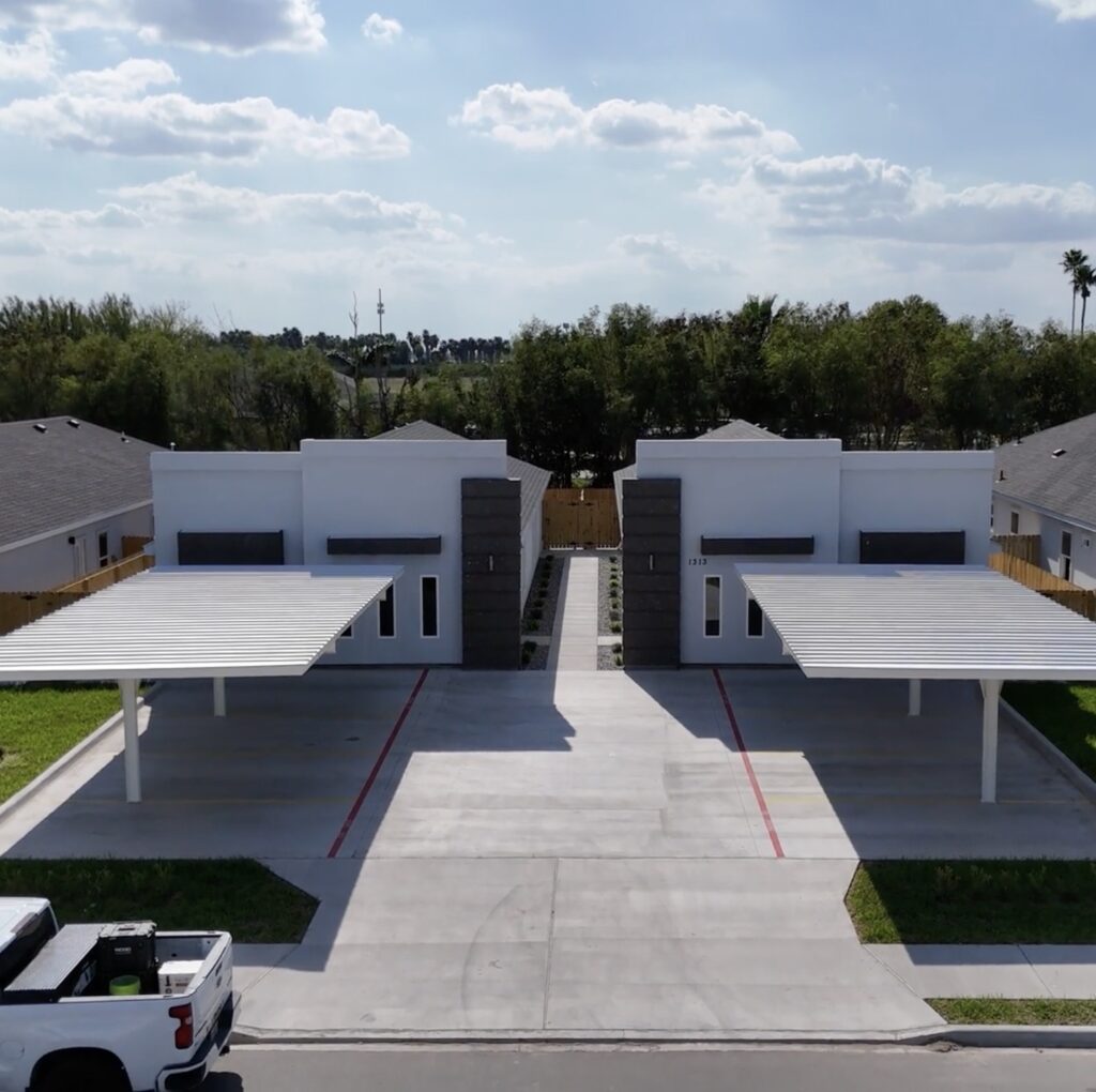 view of single fourplex in the heights at alamo in alamo, tx